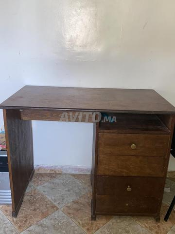 Bureau en bois en bon état - 2