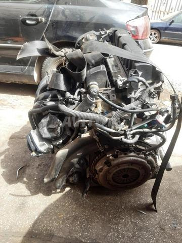 Moteur de voiture - 2