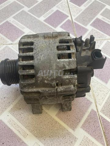 Alternateur d'origine démonté de Peugeot 407 HDI - 2
