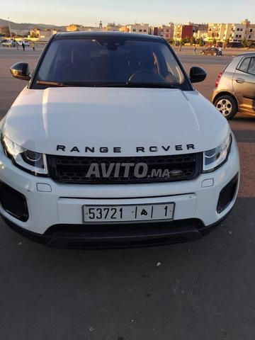 Range Rover Evoque rouge modèle 2017 - 2