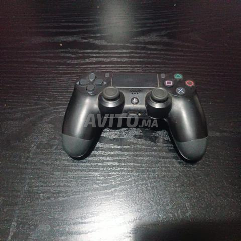 PS4 SLIM 2 MANETTES PLUS FC 24 GRATUIT - 2