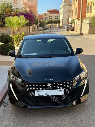 Peugeot 208 toutes options faible kilométrage - 2