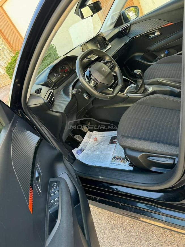 Peugeot 208 tout options faible kilométrage 