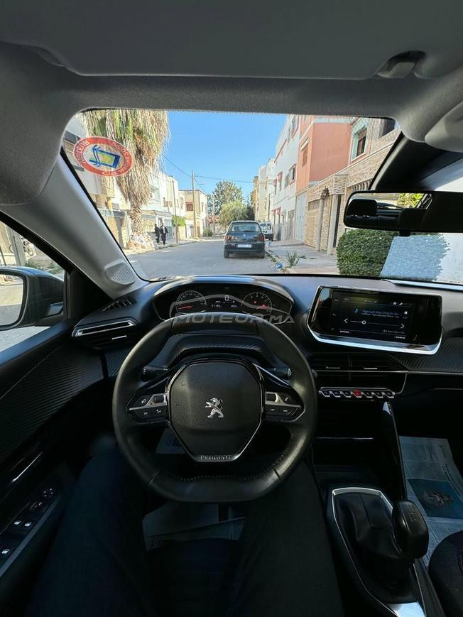 Peugeot 208 tout options faible kilométrage 