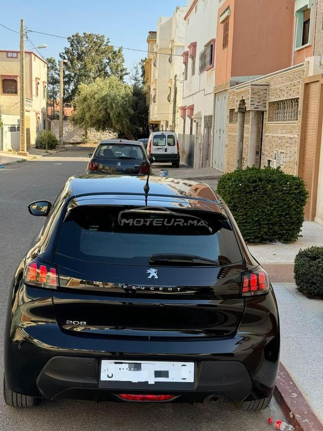 Peugeot 208 tout options faible kilométrage 