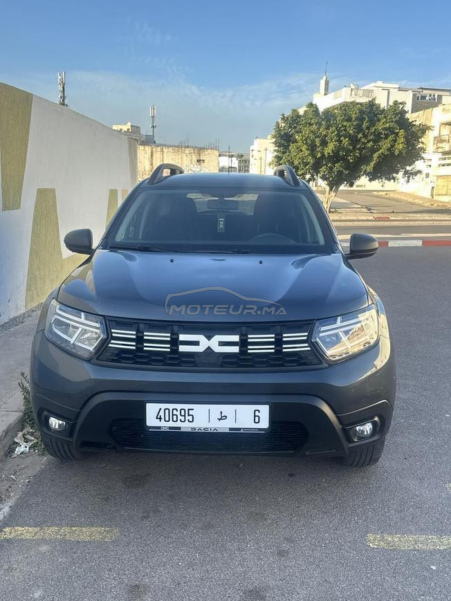 Dacia Duster 2023 automatique sans ad bleu