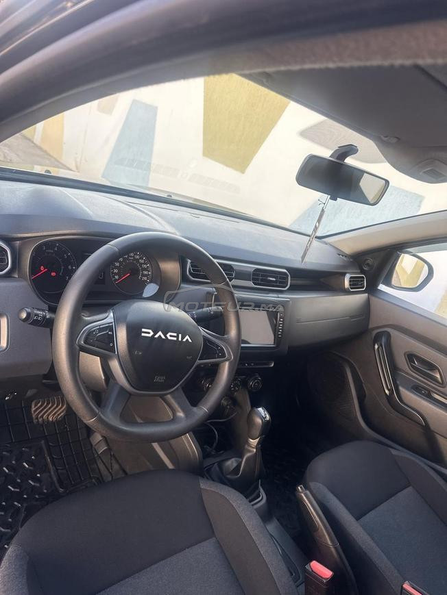 Dacia Duster 2023 automatique sans ad bleu