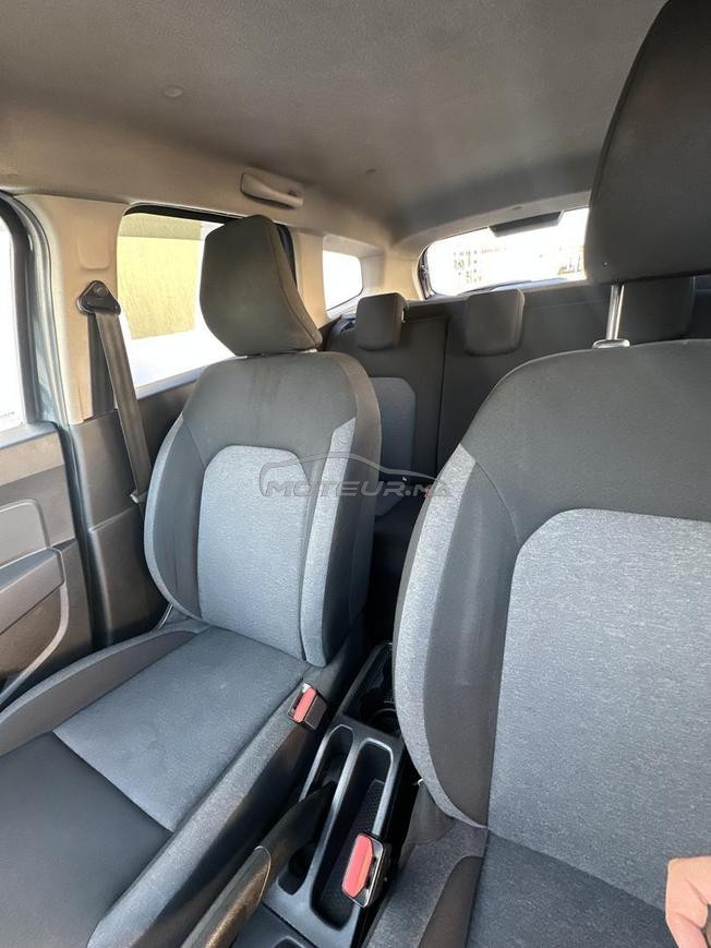 Dacia Duster 2023 automatique sans ad bleu