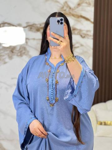 Robe marocaine chic au design moderne unique. - 2