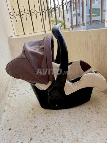 Siège cosy / Siège auto bébé avec canopy – Bon état - 2