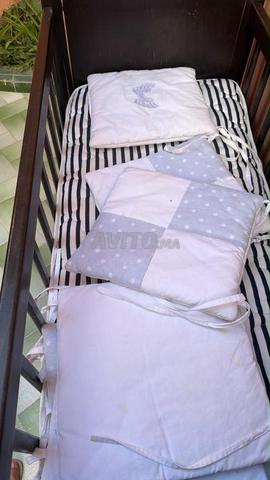 Lit bébé avec matelas - 2