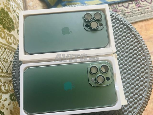 Deux coques de téléphone AG Glass neuves pour iPhone 14 Pro Max - 2