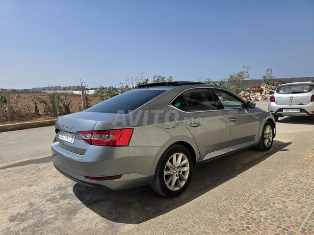 Skoda Superb Diesel Automatique 2021 à Casablanca - 2