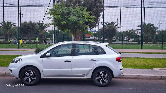 voiture koleos en très bon état boîte automatique 