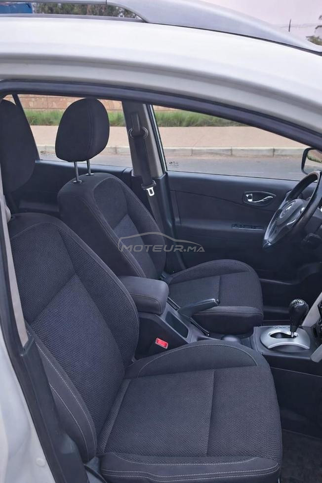 voiture koleos en très bon état boîte automatique 