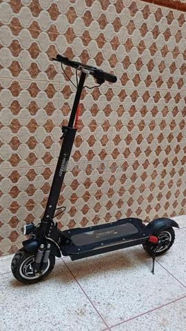 Trottinette à vendre, encore propre, acheteur sérieux MP - 2