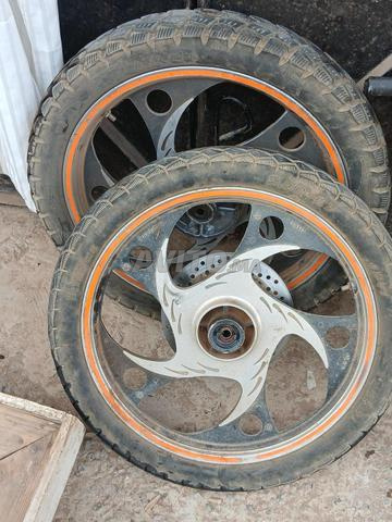 Pièces de moto à vendre à Oulad Teima, Salé. Bienvenue.