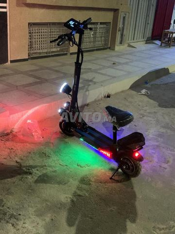 Trotinette encore propre, bienvenue, seulement 200 km parcourus