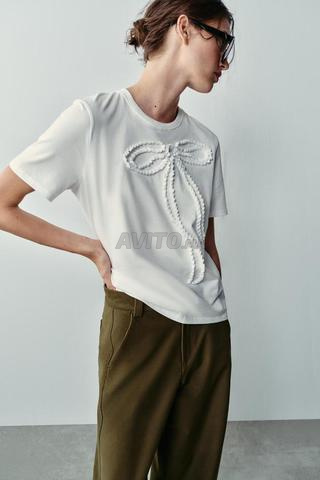 T-SHIRT À NŒUD EN RELIEF - 2
