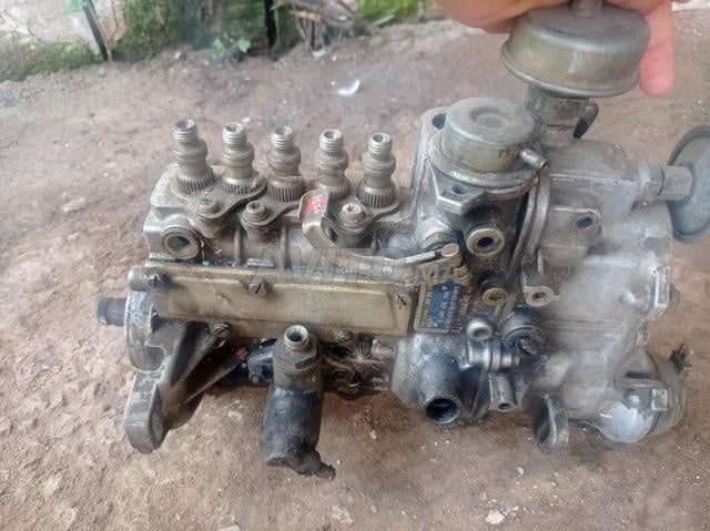 Pompe à injection diesel BOSCH fonctionnelle, juste besoin d'un nettoyage