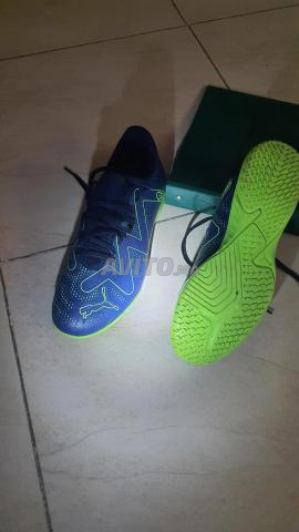 Crampons de futsal Puma jamais portés - 2