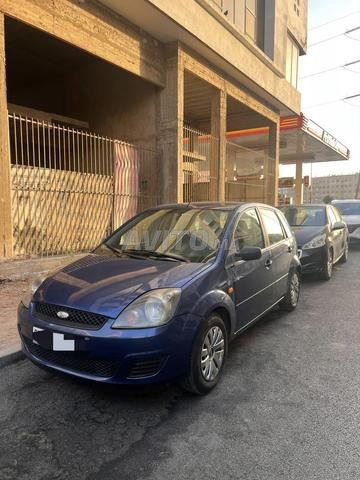 Ford Fiesta Essence très bon état - 2