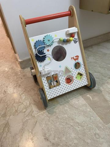 عربة أطفال بحالة جيدة جداً (كالجديدة)