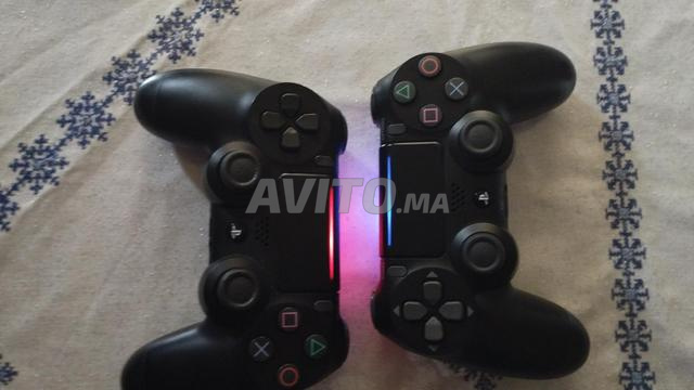 PlayStation 4 avec cinq jeux et deux manettes - 2
