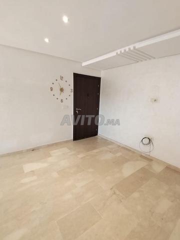 Appartement vide avec piscine et salle de sport - 2
