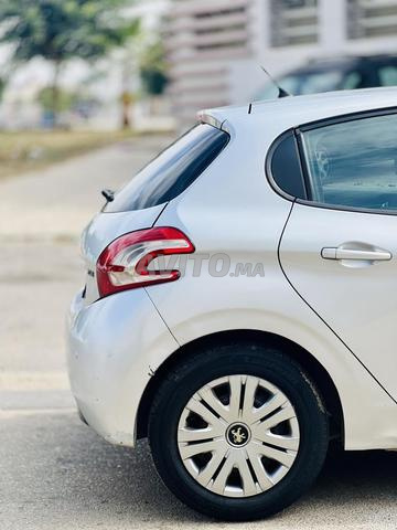 Peugeot 208 - 2