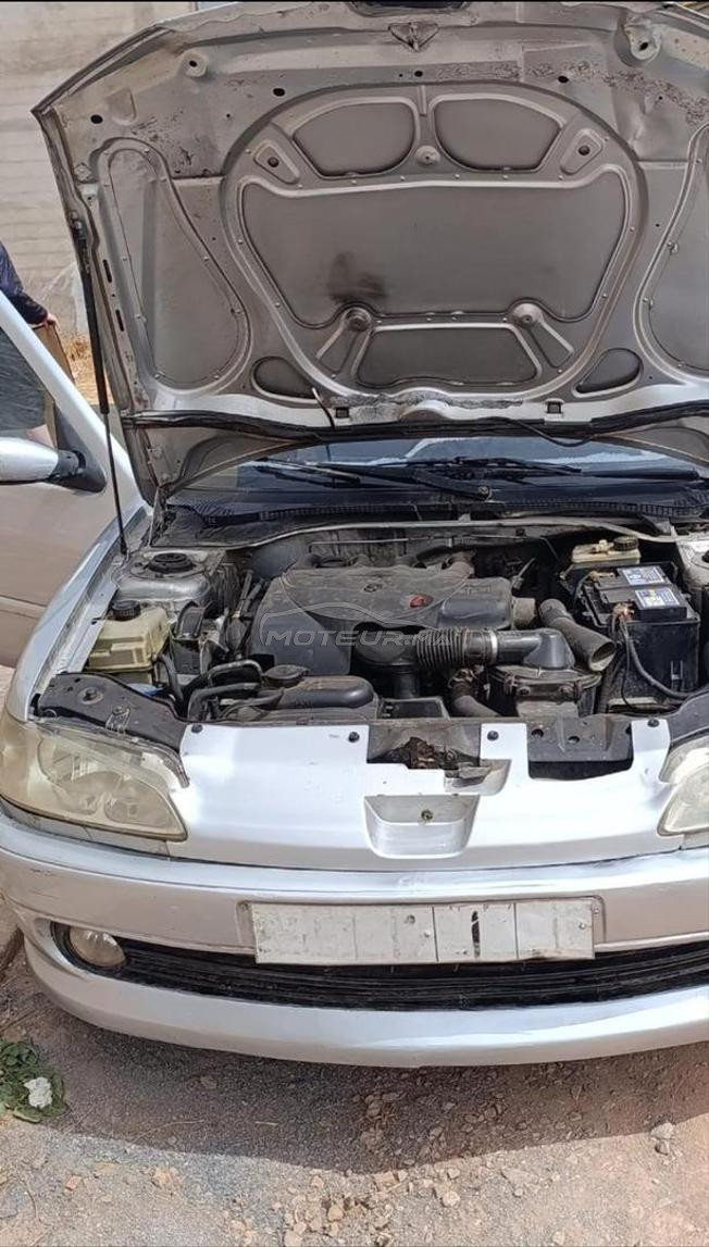 Peugeot 306 en bon état.