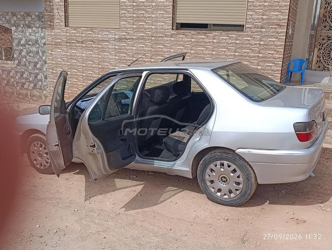 Peugeot 306 en bon état.