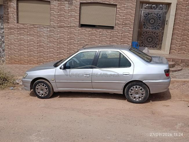 Peugeot 306 en bon état.