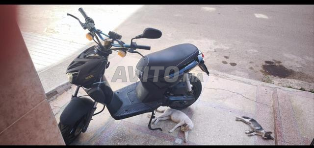 سكوتر MBK أسود موديل 2014 - 2