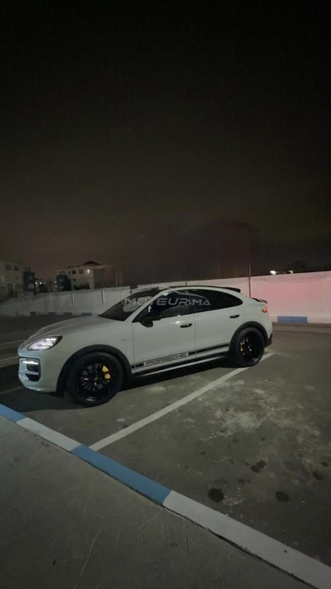 Porsche Cayenne Hybride Automatique 2025 à Rabat