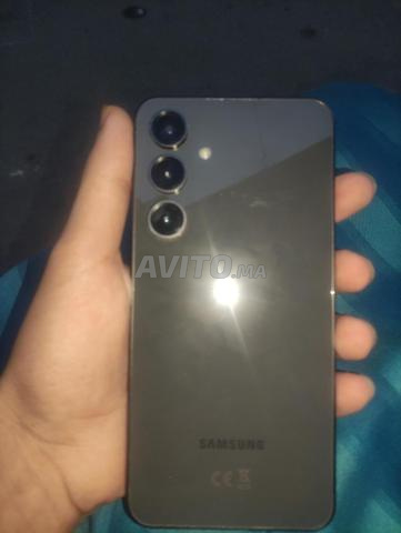 Samsung Galaxy S24 FE 128/8 - 2