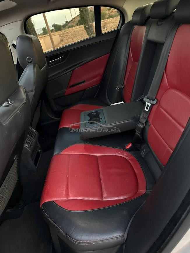 jaguar xe r sport en tres bonne etat