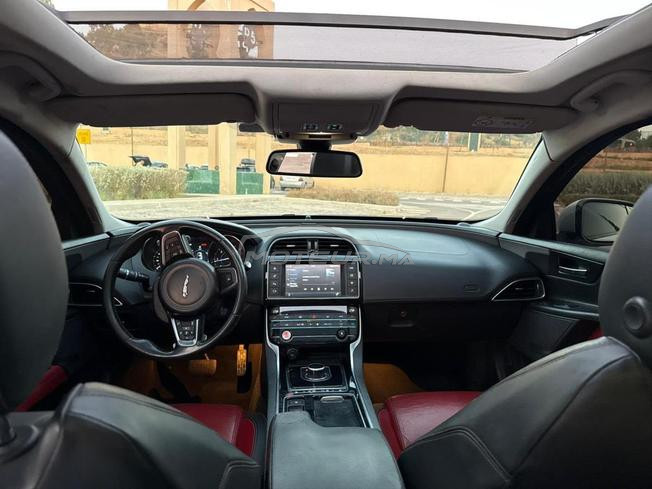 jaguar xe r sport en tres bonne etat