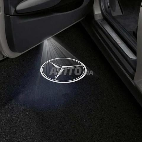 إضاءة باب مرسيدس