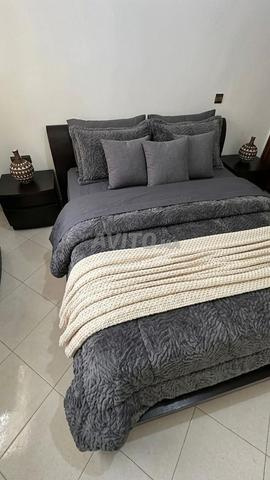 Ensemble chambre à coucher complet - 2