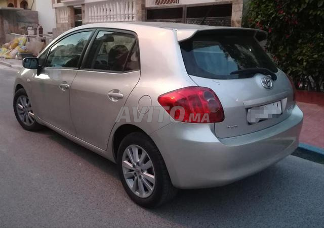 Toyota Auris Essence Manuelle 2011 à Laâyoune - 2