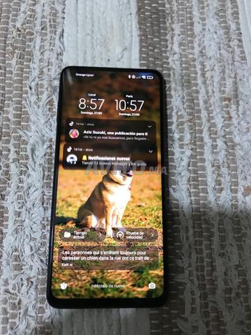 Téléphone Poco en bon état et numéro de téléphone sur WhatsApp - 2