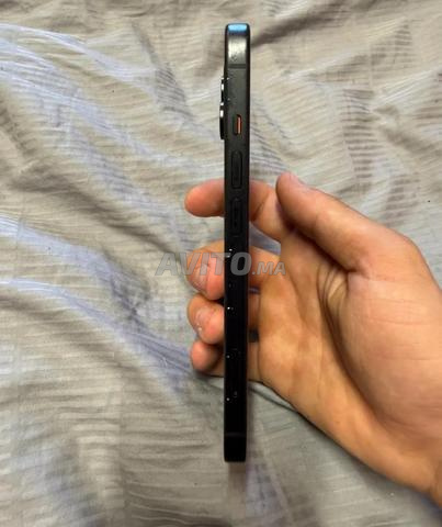 iPhone 15 normal - 2