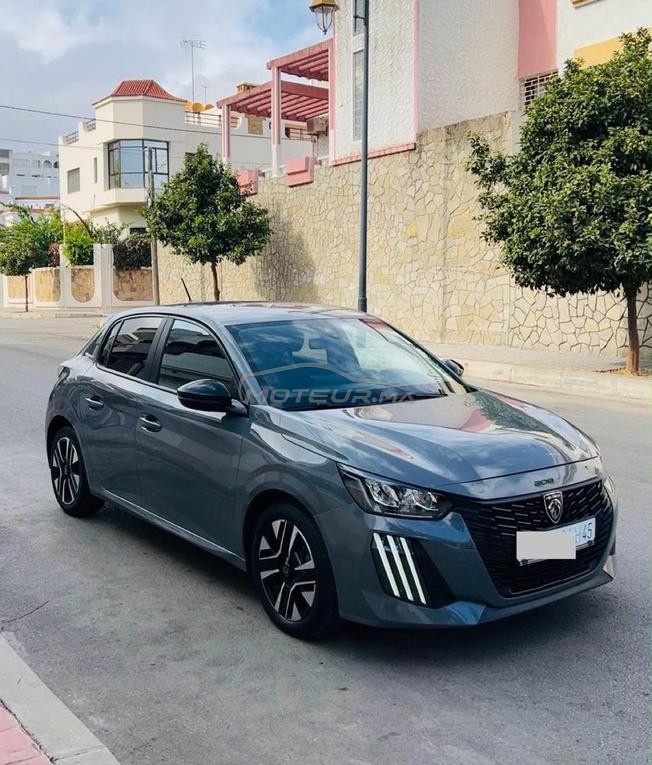 Peugeot 208 Diesel Manuelle 2024 à Tanger