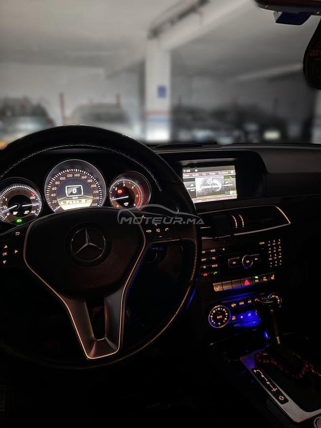 À vendre Mercedes-Benz Classe C, modèle 2011.