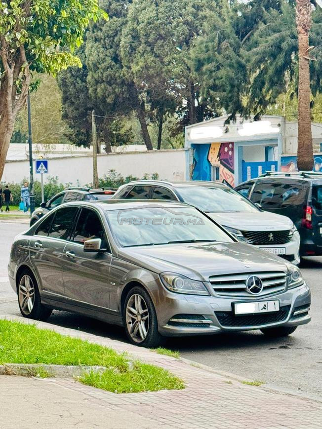 À vendre Mercedes-Benz Classe C, modèle 2011.