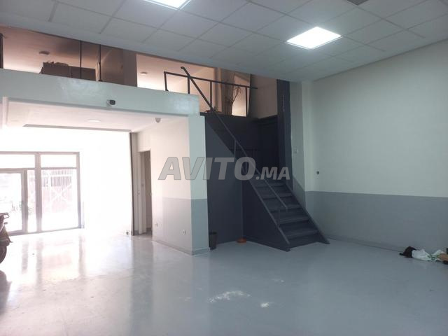 Beau Magasin de 350 m² à Beausejour CFC - 2