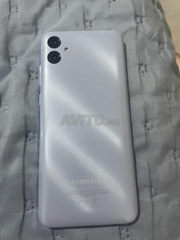 Samsung A04E offre 3GB de RAM et 32GB - 2