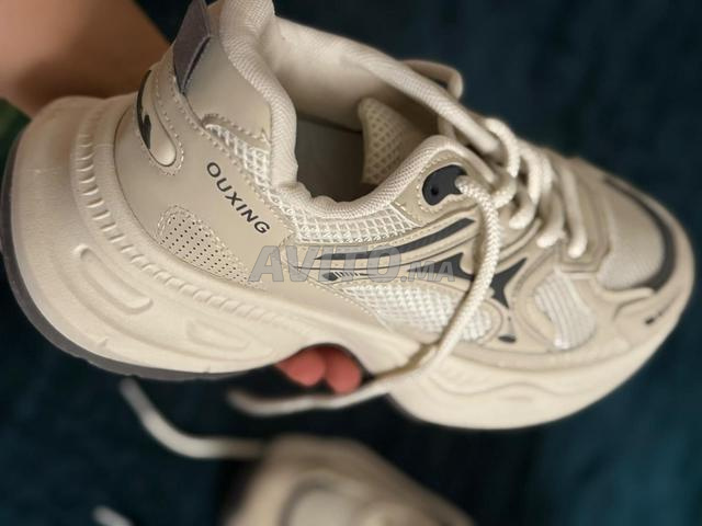 Chaussures de sport neuves - 2