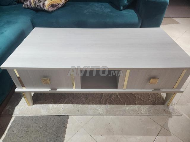 Une Table - 2